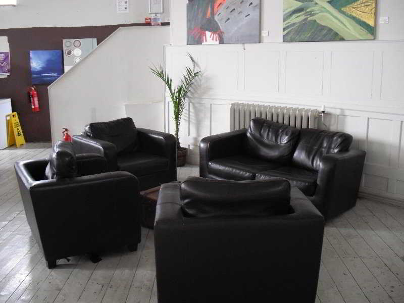 Art Roch Hostel Единбург Екстериор снимка